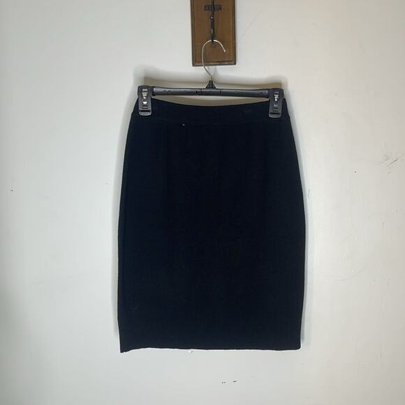 LORD & TAYLOR Black Knit 100% Merino Wool Pull On Skirt Size Medium - Picture 4 of 6
